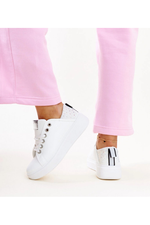 Baltai-sidabrinės sportinės bateliai... Baltai-sidabrinės sportinės bateliai...