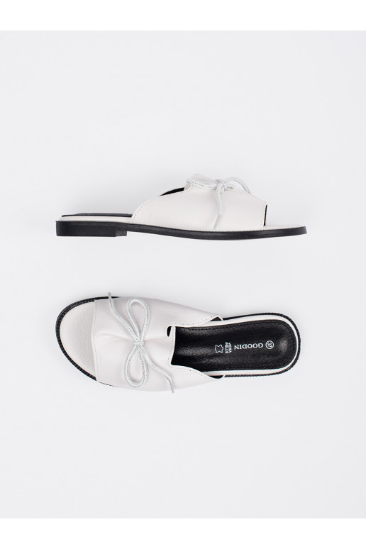 baltos spalvos Šlepetės płaksie su lanku baltos spalvos Šlepetės płaksie su lanku