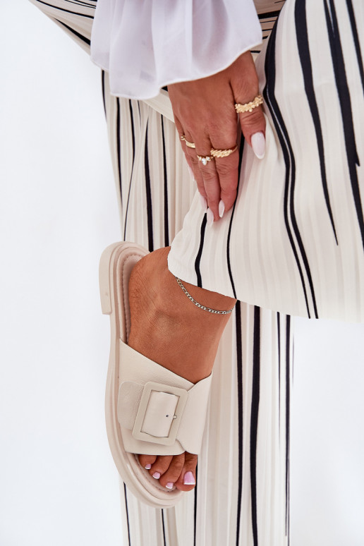 Odinės šlepetės Moteriškas su sagtimis D&A SJ2302-01 smėlio spalvos