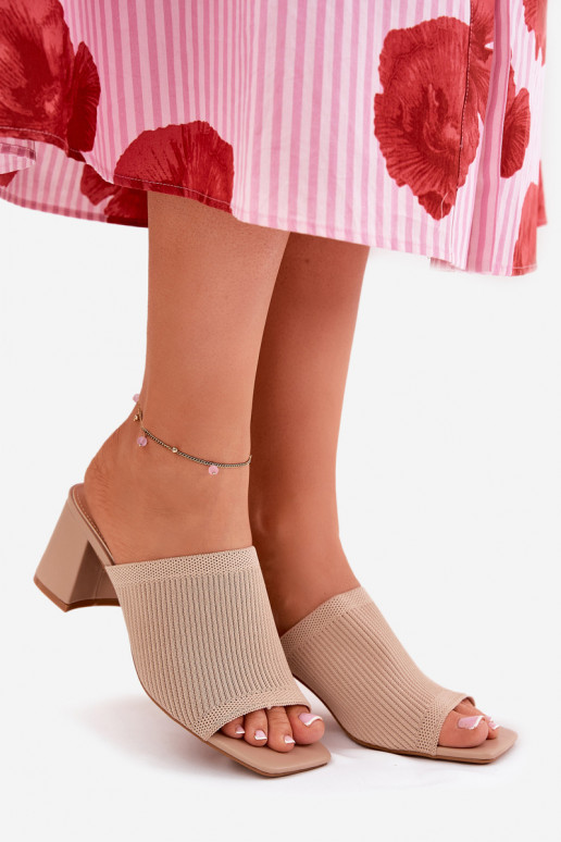 Moteriškos šlepetės su kulniukais Typu Słupek smėlio spalvos INenilan