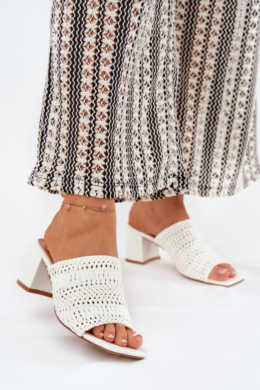 Moteriškos šlepetės Su Braid su kulniukais baltos spalvos Ciariloria