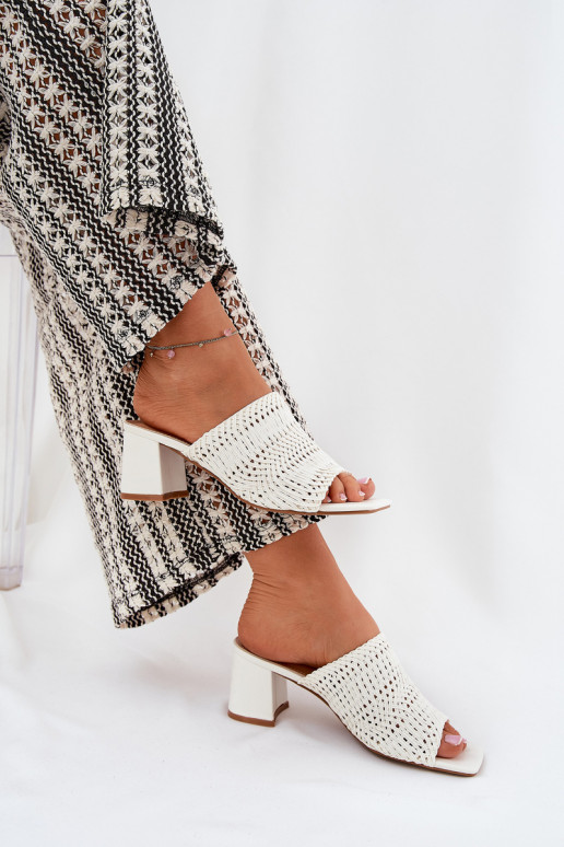 Moteriškos šlepetės Su Braid su kulniukais baltos spalvos Ciariloria