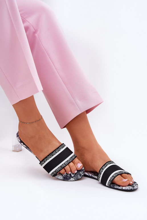 Raštuotas lygiapadžiai Moteriškos šlepetės juodos spalvos Leysi