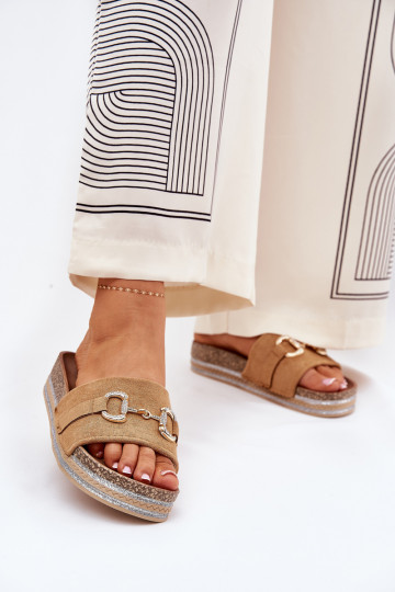 Moteriškos šlepetės su platforma su aukso spalvos detalėmis Ir blizgučiai rudos spalvos Morisela