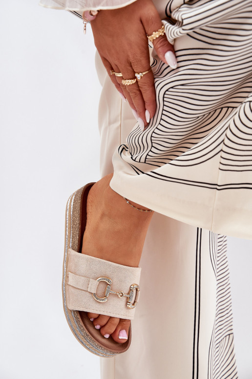 Moteriškos šlepetės su platforma su aukso spalvos detalėmis Ir blizgučiai smėlio spalvos Morisela