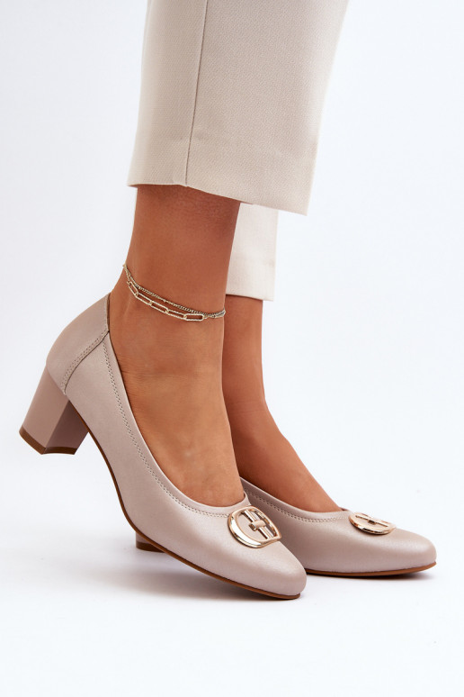 Bateliai su neaukštais kulniukais su... Bateliai su neaukštais kulniukais su...