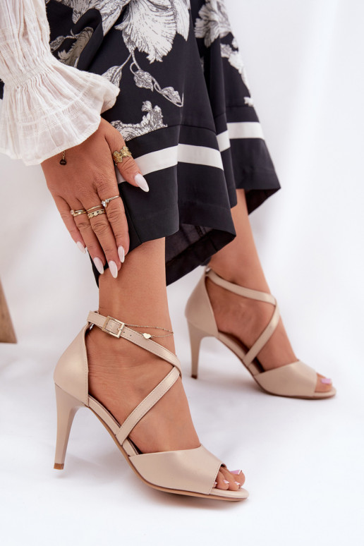 madingos basutės su plonais kulniukais aukso spalvos Loressa madingos basutės su plonais kulniukais aukso spalvos Loressa