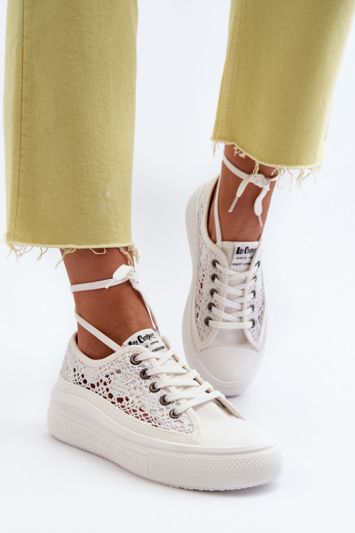 su nėrinių motyvais Laisvalaikio bateliai Lee Cooper LCIN-23-44-1617 baltos spalvos