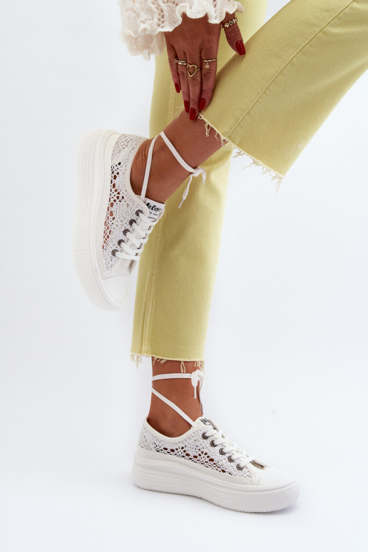 su nėrinių motyvais Laisvalaikio bateliai Lee Cooper LCIN-23-44-1617 baltos spalvos