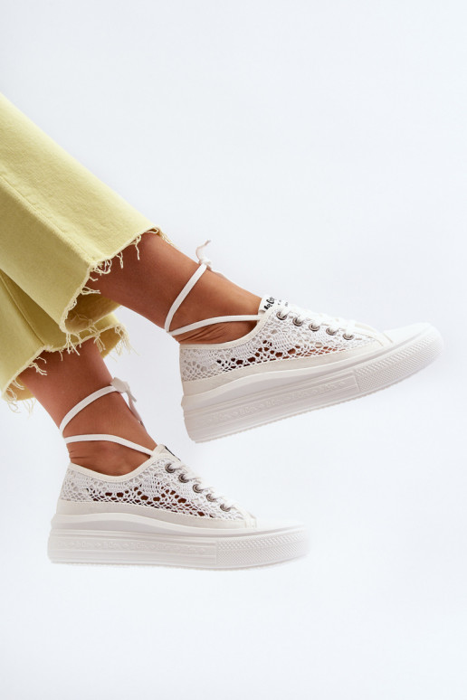 su nėrinių motyvais Laisvalaikio bateliai Lee Cooper LCIN-23-44-1617 baltos spalvos