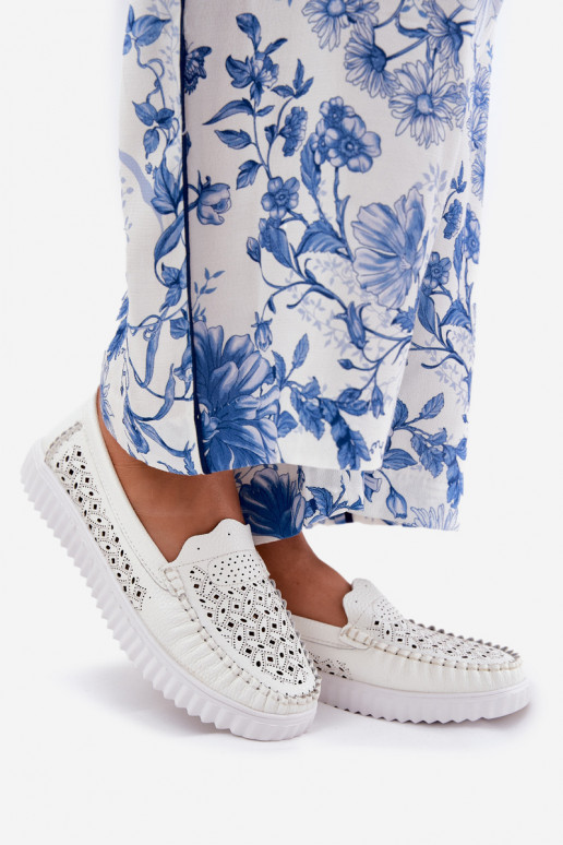 Oda moteriški mokasinai su ažūro elementais Vinceza 88028 baltos spalvos