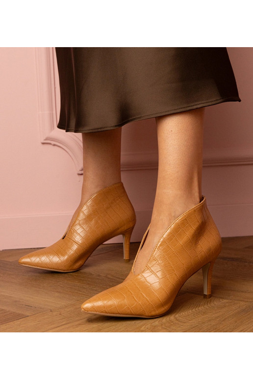 Rudi elegantiški moteriški...