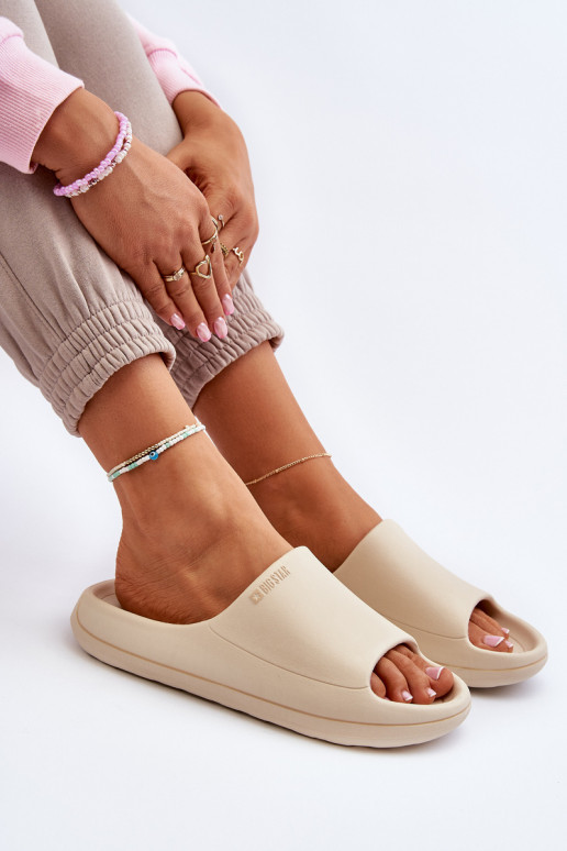 Smėlio spalvos moteriškos šlepetės... Smėlio spalvos moteriškos šlepetės...