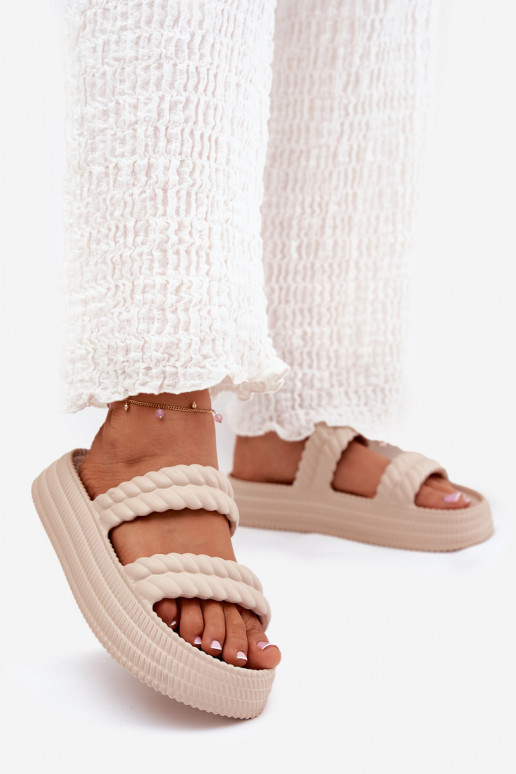 Lengvos šlepetės  Moteriškos šlepetės su platforma S.Barski ZK51-001 smėlio spalvos