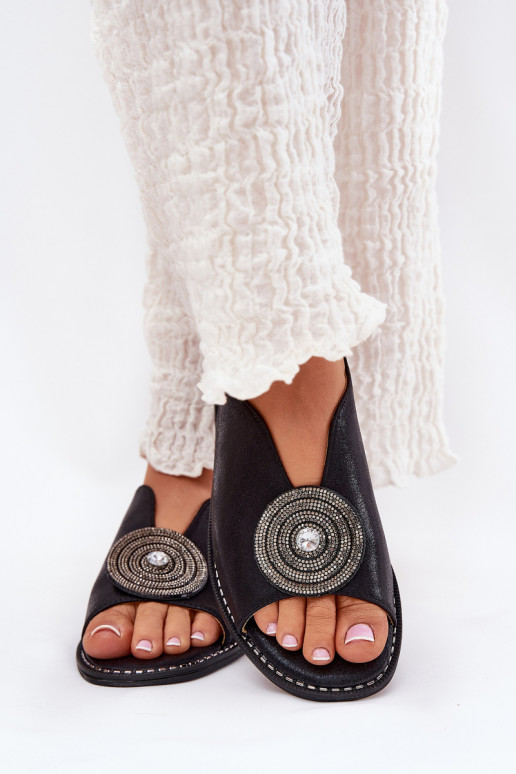 su blizgesiu Moteriškos basutės Ozdobnym Detalem S.Barski KV51-012 juodos spalvos