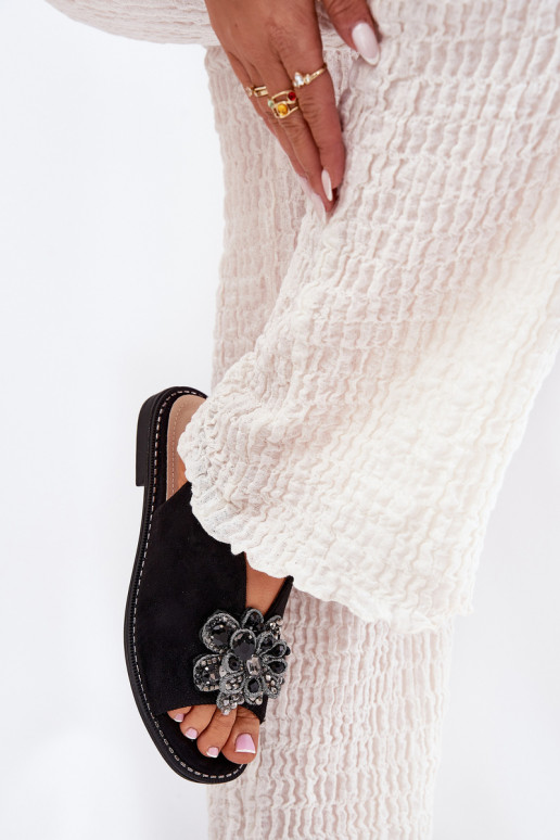 Moteriškos basutės su plačiais kulniukais su ornamentais S.Barski KV27-001 juodos spalvos