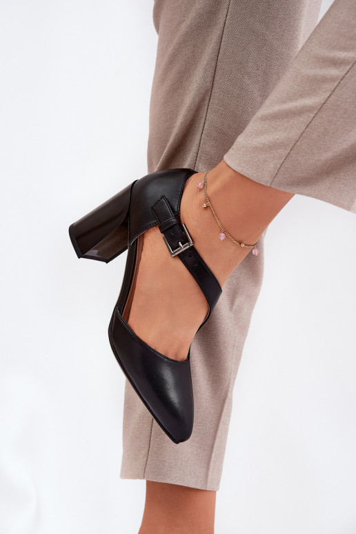 Oda Bateliai su kulniukais su sagtimis Vinceza 91133 juodos spalvos