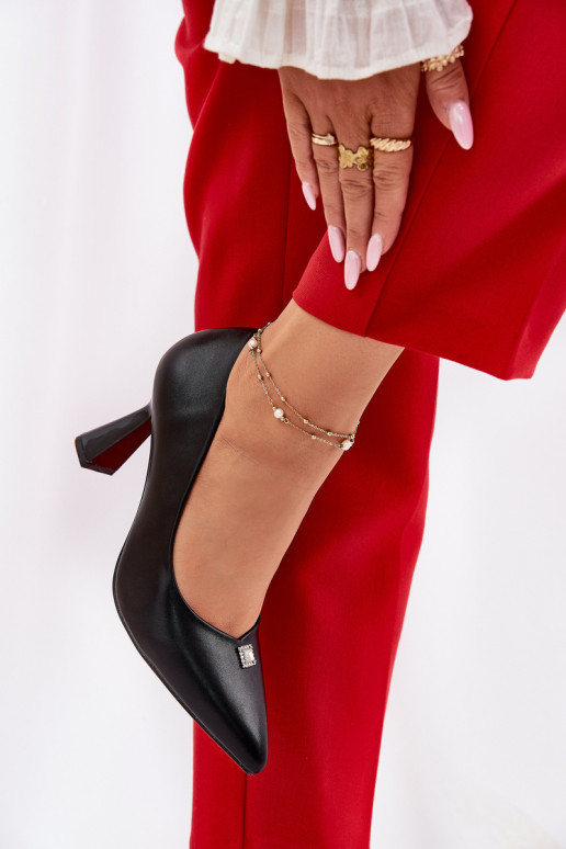 Elegantiško stiliaus Bateliai Įjungta Rozszerzanej Szpilce Vinceza 62222 juodos spalvos