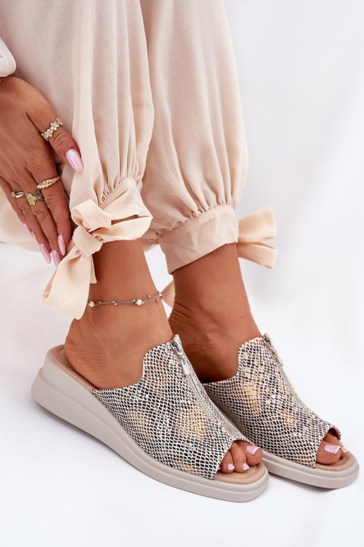 Moteriškos šlepetės Ant pleišto su užtrauktukais Gyvūnų raštas smėlio spalvos Irriva