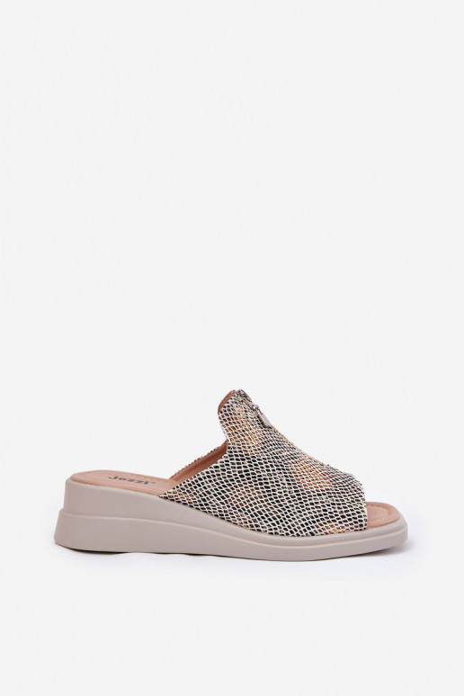 Moteriškos šlepetės Ant pleišto su užtrauktukais Gyvūnų raštas smėlio spalvos Irriva