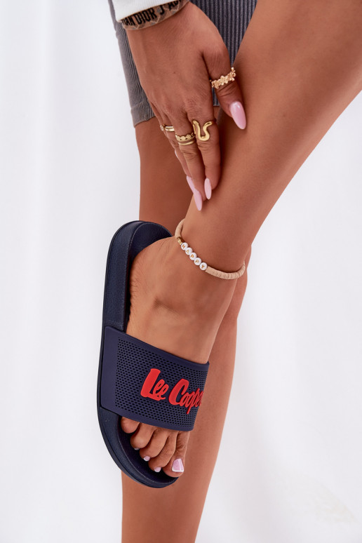 Moteriškos šlepetės Lee Cooper LCIN-25-07-3524L tamsiai mėlynos spalvos Moteriškos šlepetės Lee Cooper LCIN-25-07-3524L tamsiai mėlynos spalvos