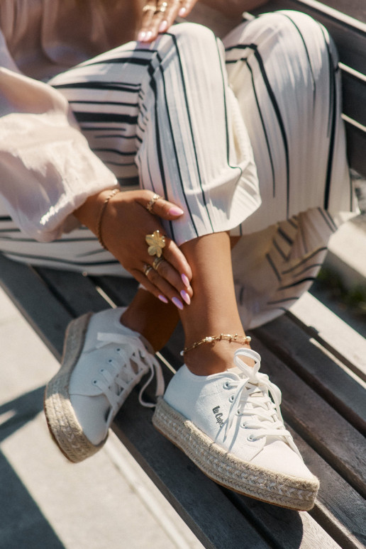 Laisvalaikio bateliai su nėriniais Lee Cooper LCIN-25-44-3217 baltos spalvos