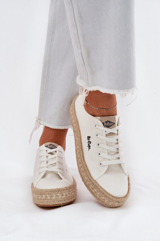 Laisvalaikio bateliai su nėriniais Lee Cooper LCIN-25-44-3217 baltos spalvos