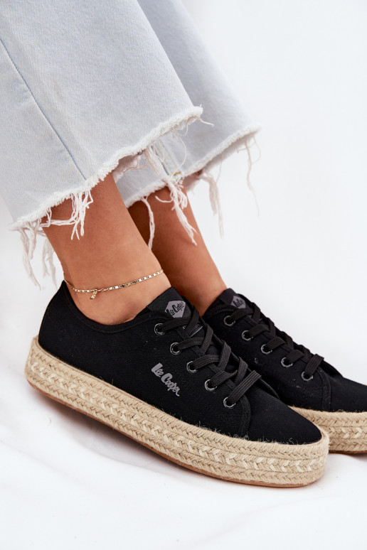 Laisvalaikio bateliai su nėriniais Lee Cooper LCIN-25-44-3216 juodos spalvos