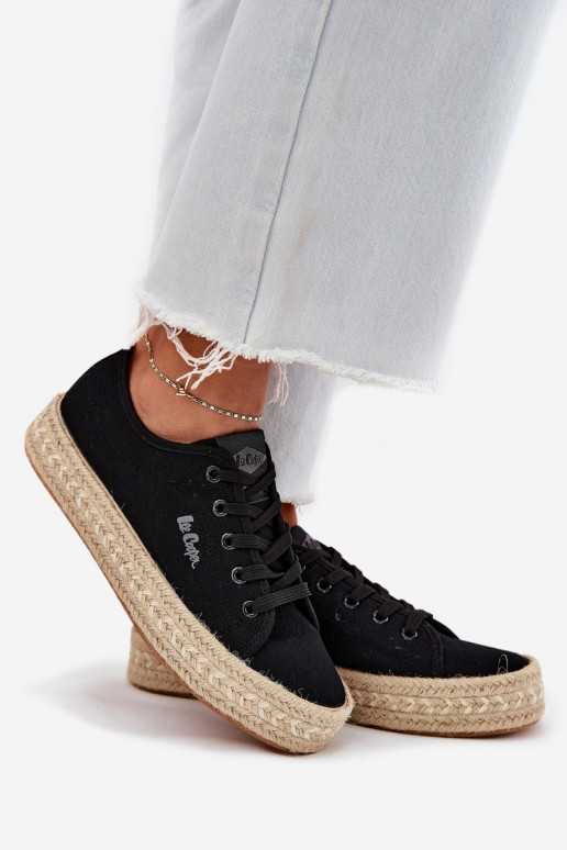 Laisvalaikio bateliai su nėriniais Lee Cooper LCIN-25-44-3216 juodos spalvos