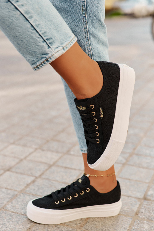 Laisvalaikio bateliai su nėriniais Lee Cooper LCIN-25-31-3439L juodos spalvos