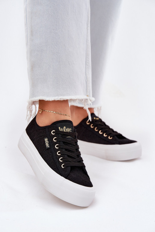 Laisvalaikio bateliai su nėriniais Lee Cooper LCIN-25-31-3439L juodos spalvos