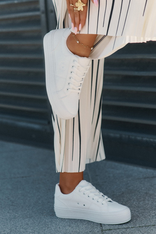 Eko Oda Laisvalaikio bateliai su platforma Big Star RR274298 baltos spalvos Eko Oda Laisvalaikio bateliai su platforma Big Star RR274298 baltos spalvos