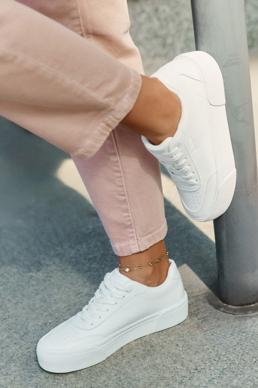 Žemas Sneakers modelio batai iš eko odos Big Star RR274303 baltos spalvos Žemas Sneakers modelio batai iš eko odos Big Star RR274303 baltos spalvos