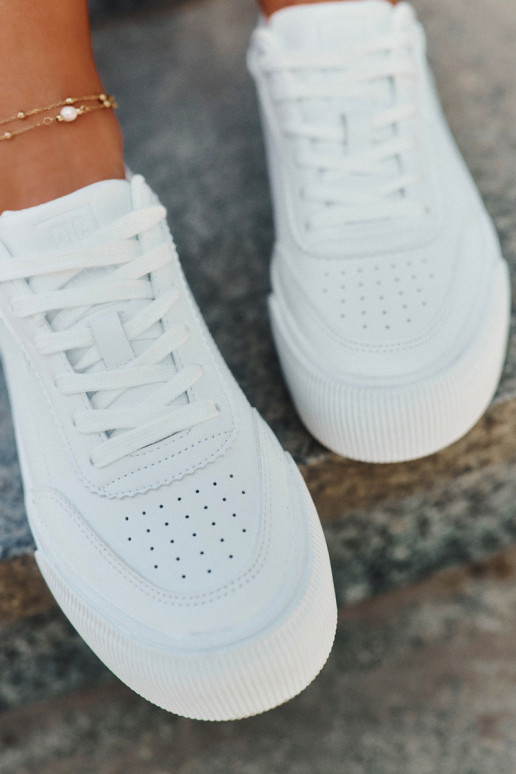 Žemas Sneakers modelio batai iš eko odos Big Star RR274303 baltos spalvos Žemas Sneakers modelio batai iš eko odos Big Star RR274303 baltos spalvos