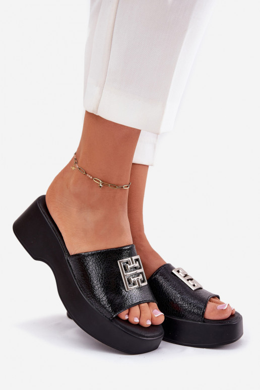 Odinės šlepetės Moteriškas su ornamentais Vinceza 79526 juodos spalvos