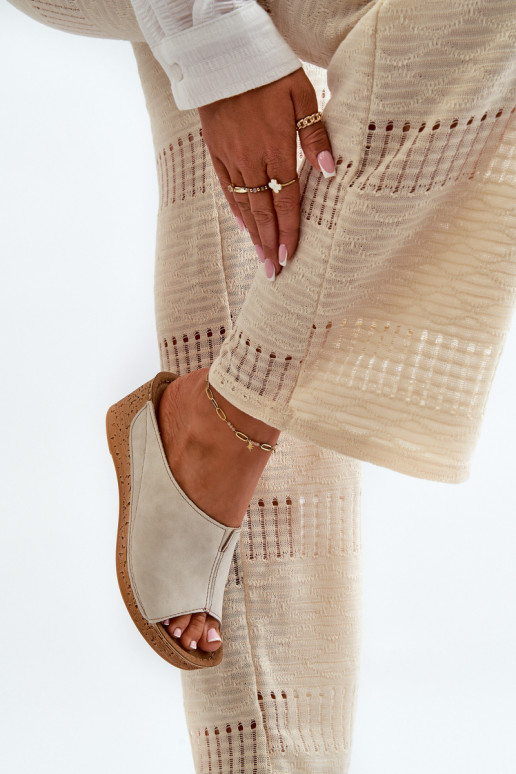 Patogios moteriškos šlepetės Ant pleišto Inblu NG000002 smėlio spalvos