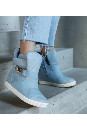 Juodi papuošti aulinukai,...