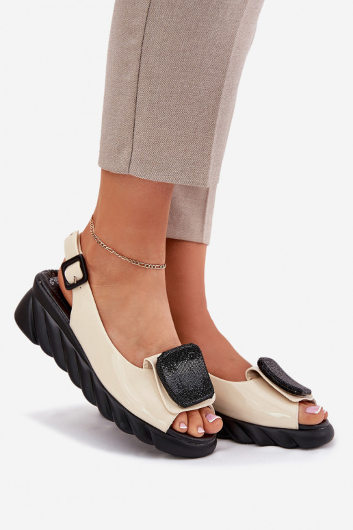 Oda Lakuotos basutės moterims Ant pleišto su dekoracija Artiker 56C1567 smėlio spalvos