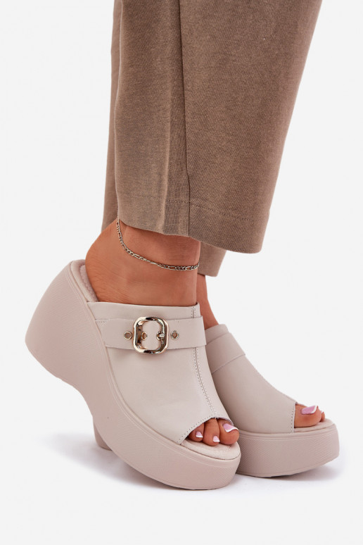 Odinės šlepetės Moteriškas su platforma I Koturnie su sagtimis S.Barski LR51-542 smėlio spalvos