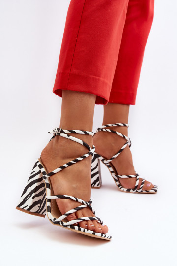 Tai turidingi Aukštakulniai sandalai Baltos-juodos spalvos Josette