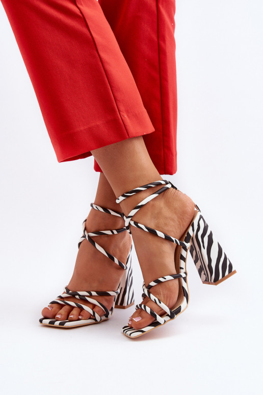 Tai turidingi Aukštakulniai sandalai Baltos-juodos spalvos Josette