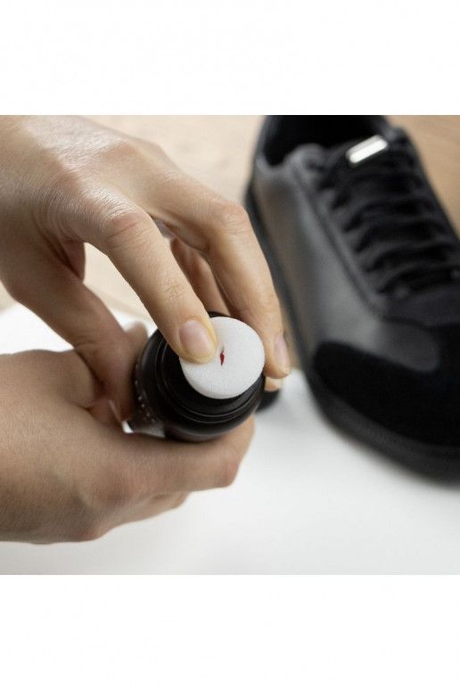 COCCINE BLACKENER juodos spalvos Korektor IN Płynie 75g