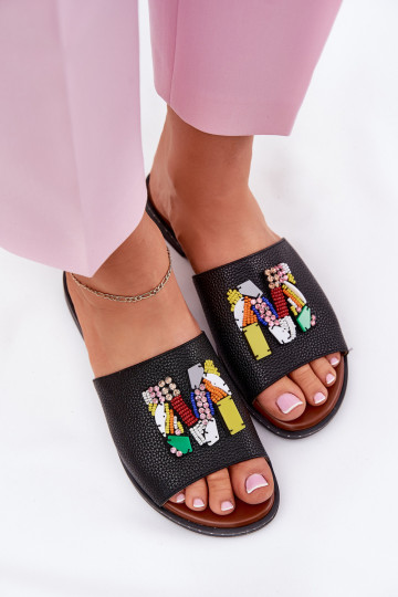 Moteriškos šlepetės su plačiais kulniukais su ornamentais juodos spalvos Clelione