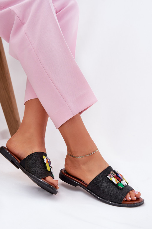 Moteriškos šlepetės su plačiais kulniukais su ornamentais juodos spalvos Clelione