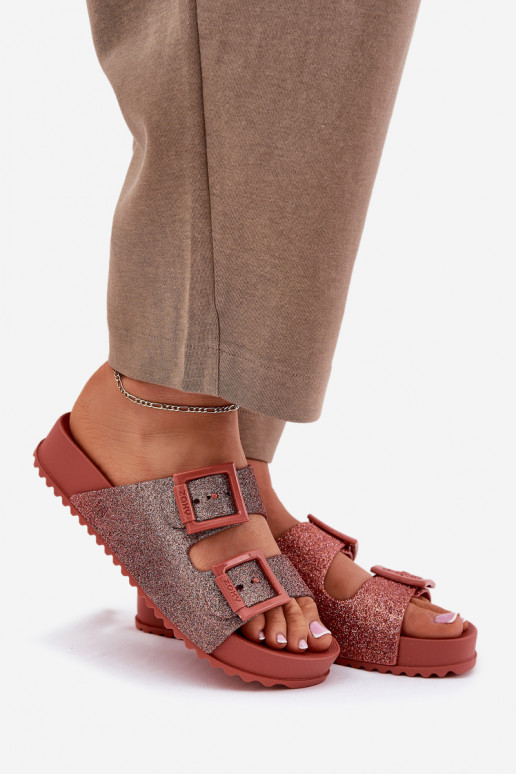 Kvepiantis Moteriškos šlepetės su blizgesiu I su sagtimismi ZAXY RR285025 rožinės spalvos