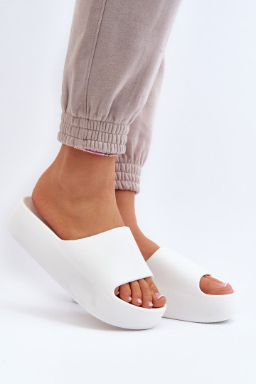 Moteriškas Šlepetės Ant storo pado baltos spalvos Oreithano 2