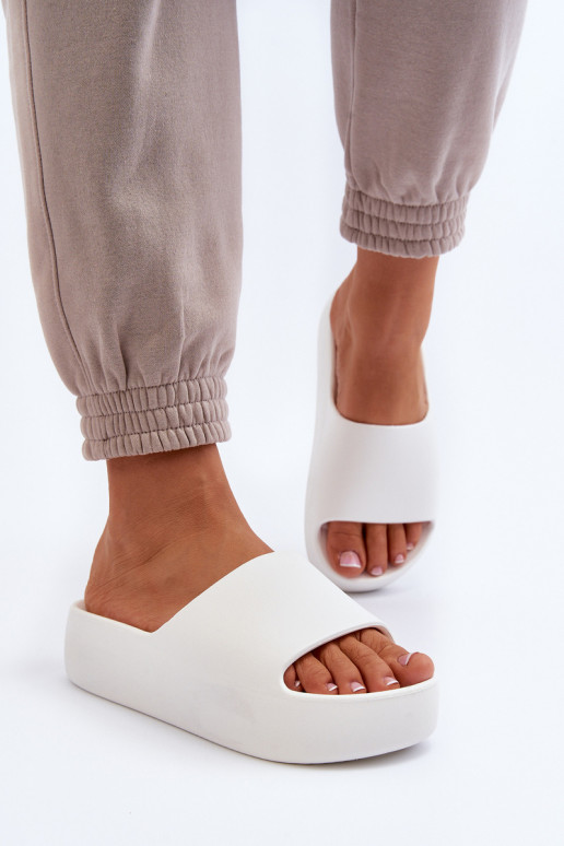 Moteriškas Šlepetės Ant storo pado baltos spalvos Oreithano