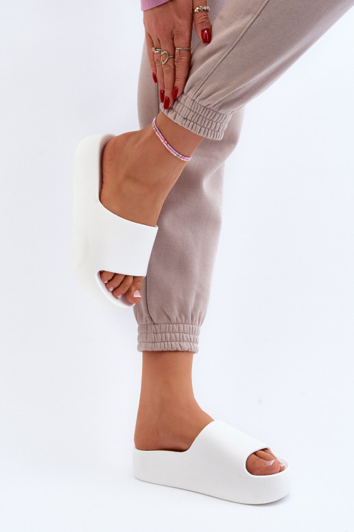 Moteriškas Šlepetės Ant storo pado baltos spalvos Oreithano