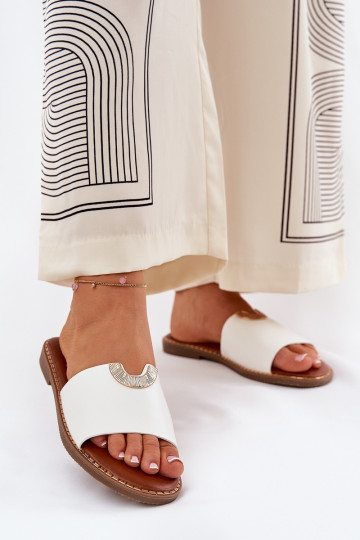 Moteriškos baltos spalvos...