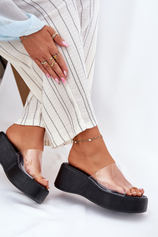 Moteriškos šlepetės Z Transparentnym Juostelėsem Ant pleišto juodos spalvos Meltiana